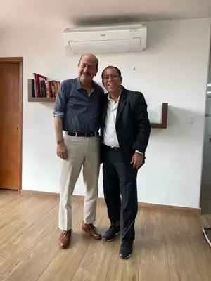 El Superintendente de Notariado y registro, Roosvelt Rodr&iacute;guez y 4-72 se unen para fortalecer sus servicios