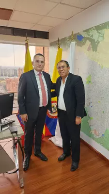 El correo de los colombianos fortalece lazos con la Contralor&iacute;a de Bogot&aacute;.