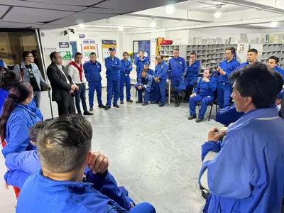 Alegr&iacute;a y uni&oacute;n en el coraz&oacute;n operativo del Correo de Colombia