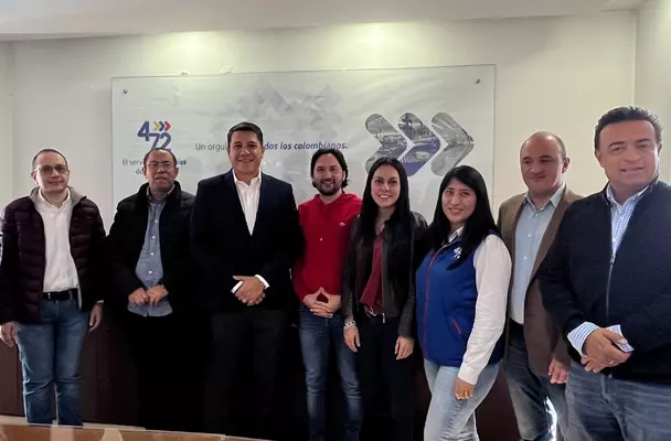 4-72 avanza en el proceso de fortalecimiento y capacitaci&oacute;n con Escher Group.