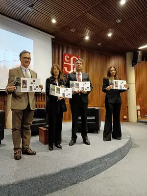 Lanzamiento de la Emisi&oacute;n Filat&eacute;lica 50 A&ntilde;os Torres del Parque